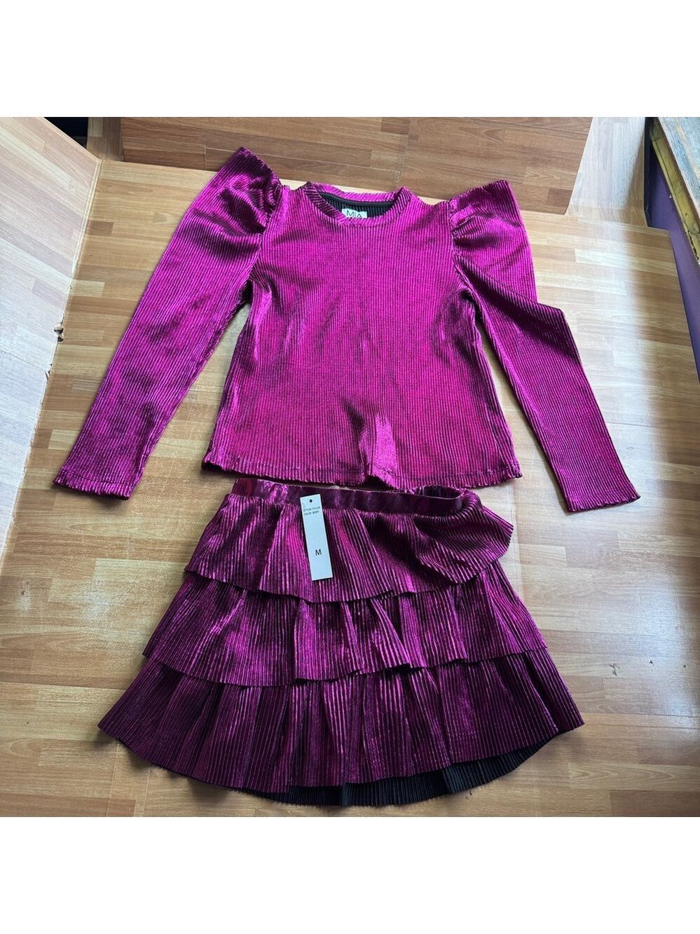 MIA New York berry metallic plisse puff sleeve top and matching skirt med nwt